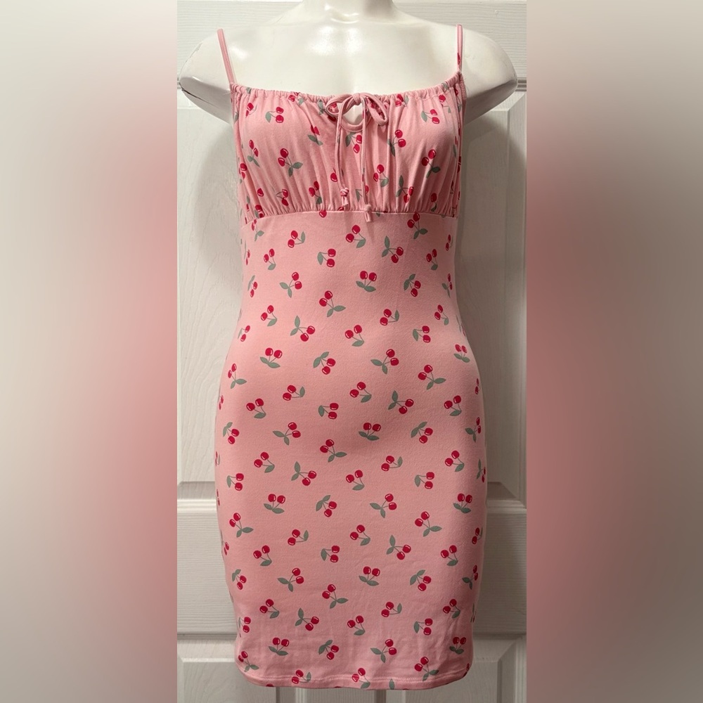 Coco and Shay Pink Cherry Print Mini Dress Women’s size Medium